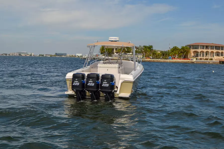 1999 Intrepid 366 Cuddy