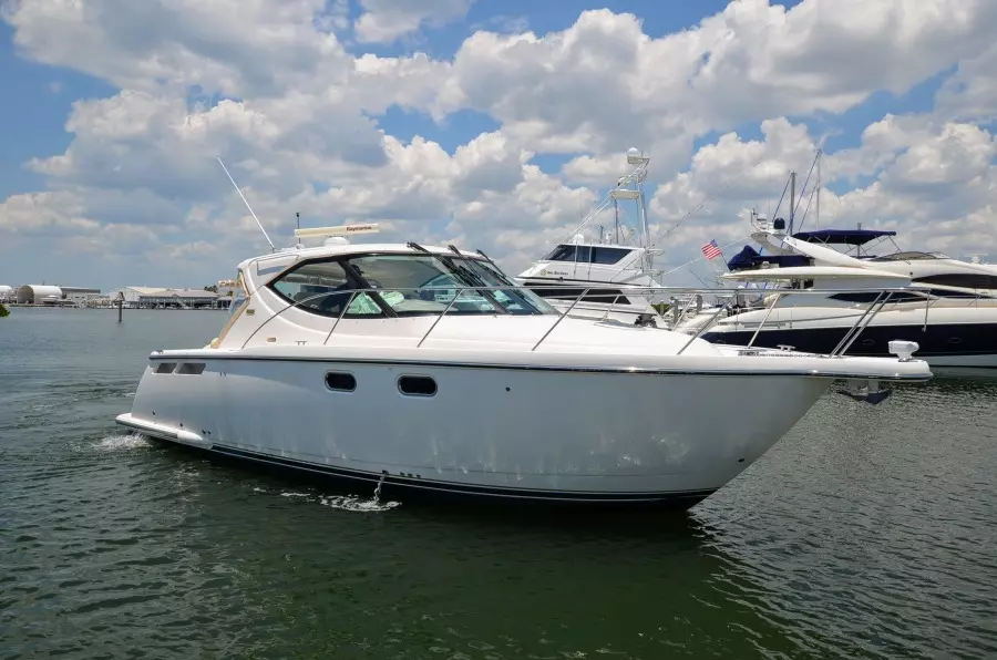 2008 Tiara Yachts 35 Sovran