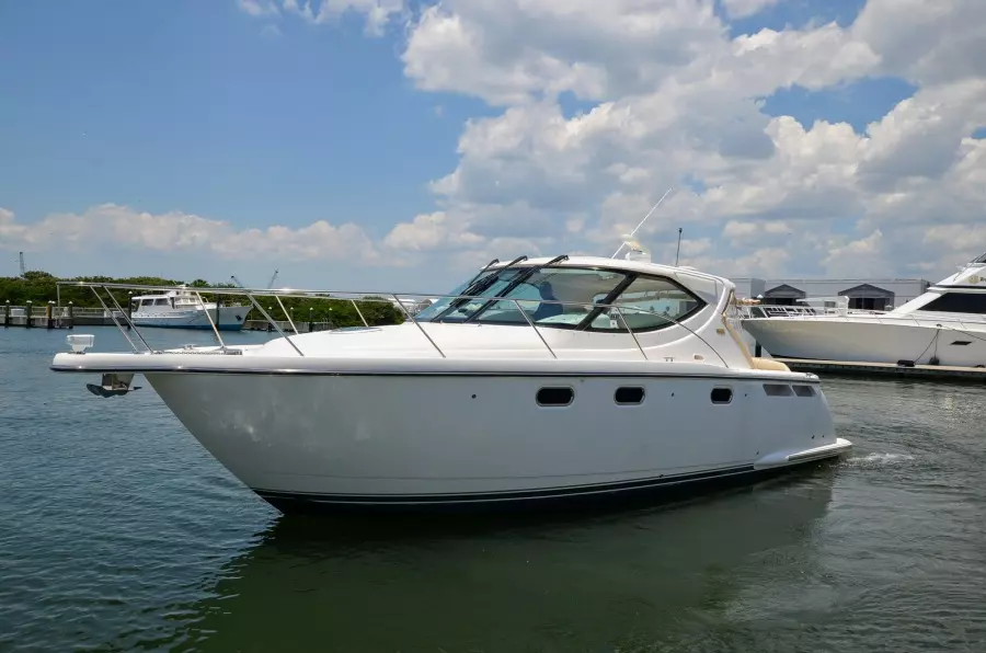 2008 Tiara Yachts 35 Sovran