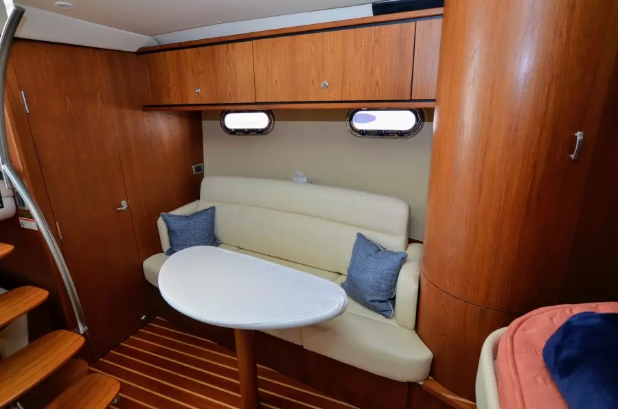 2008 Tiara Yachts 35 Sovran