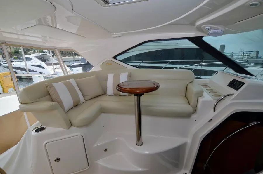 2008 Tiara Yachts 35 Sovran