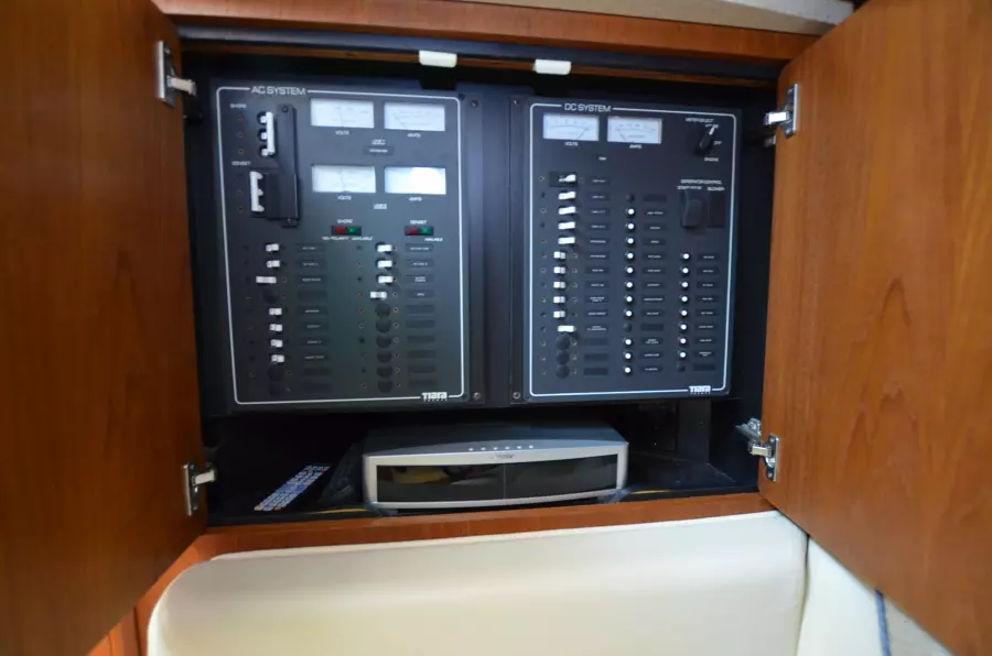 2008 Tiara Yachts 35 Sovran