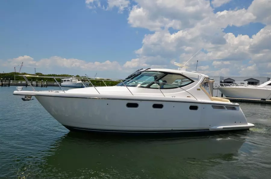 2008 Tiara Yachts 35 Sovran