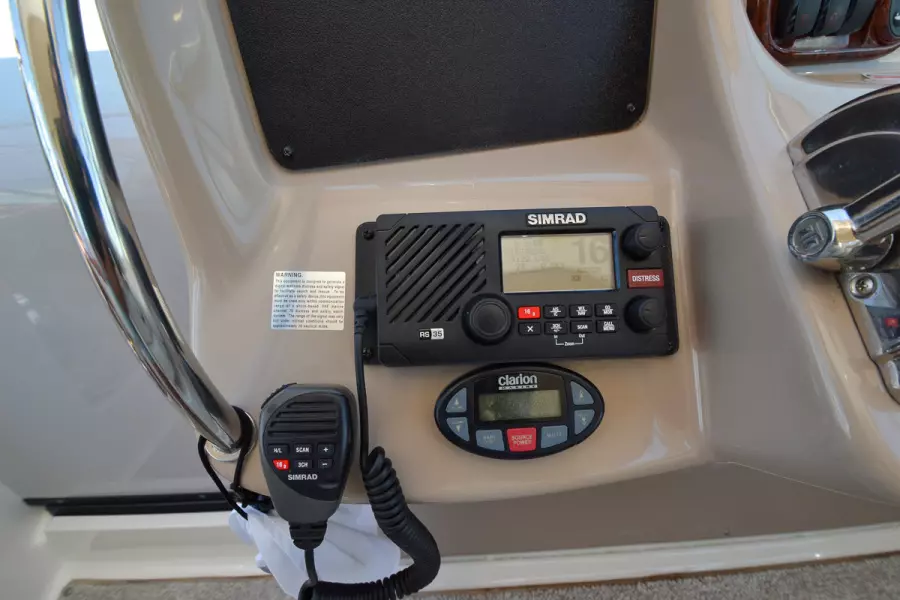 Simrad VHF