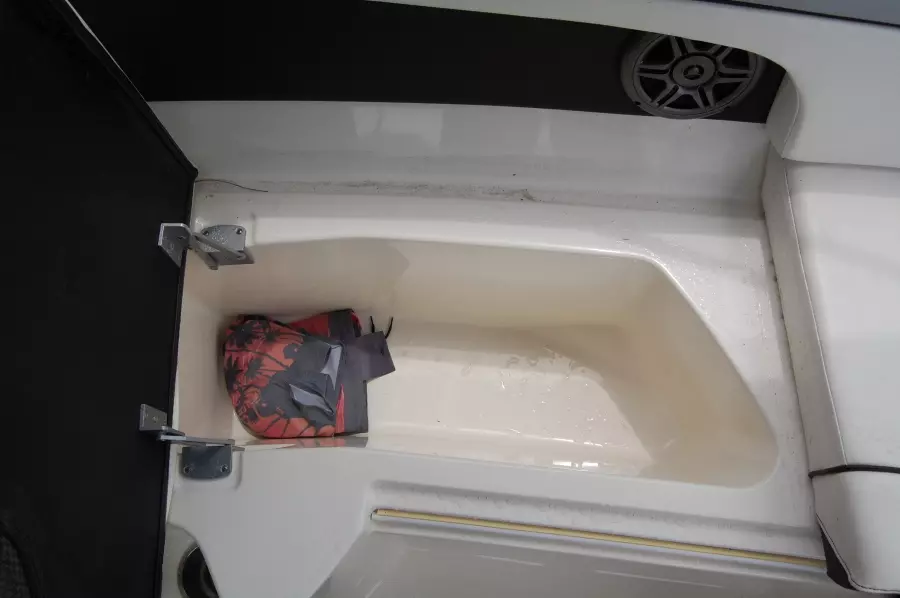 2016 Sea Ray 270 SDX-OB