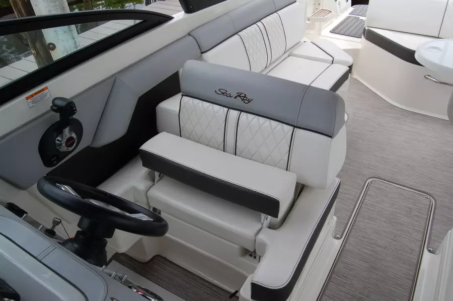 2016 Sea Ray 270 SDX-OB