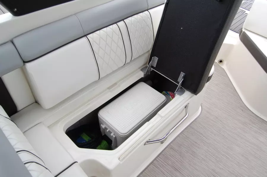 2016 Sea Ray 270 SDX-OB