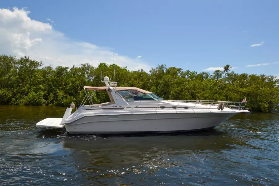 1994 Sea Ray 440 Sundancer