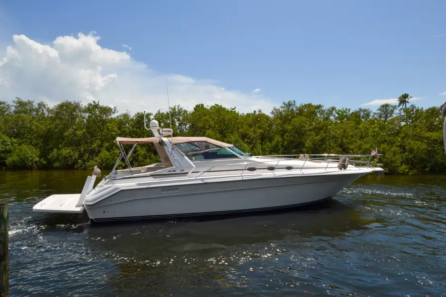 1994 Sea Ray 440 Sundancer