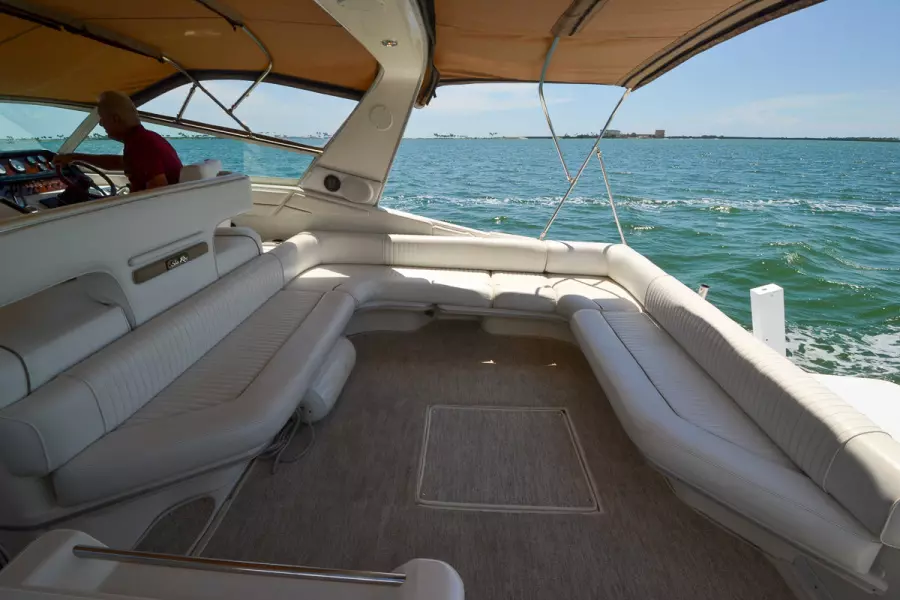 1994 Sea Ray 440 Sundancer