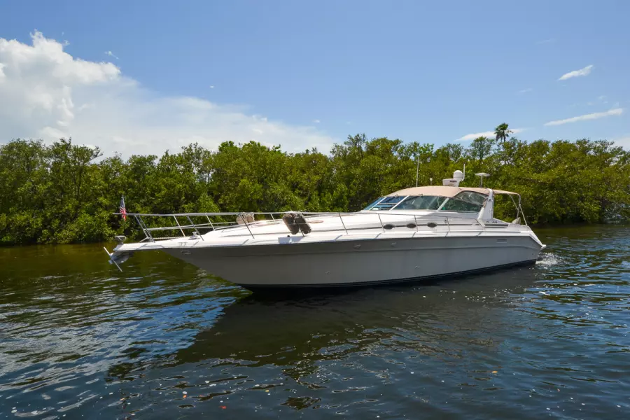 1994 Sea Ray 440 Sundancer