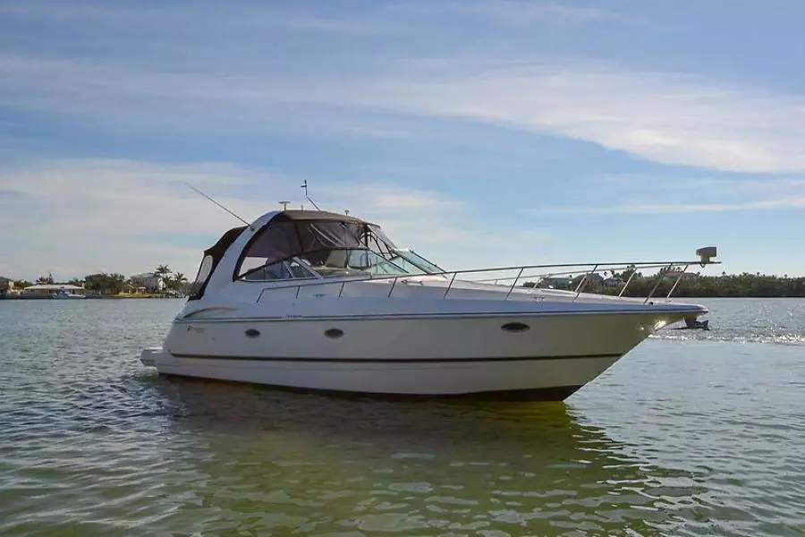 2003 Cruisers Yachts 3772 Express-17.jpg