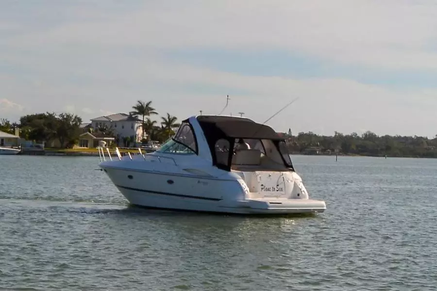 2003 Cruisers Yachts 3772 Express-3.jpg