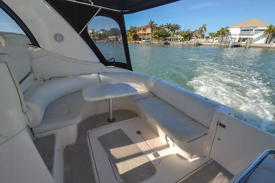 2003 Cruisers Yachts 3772 Express-35.jpg