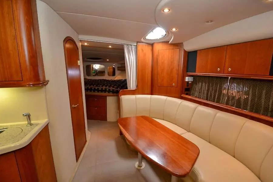 2003 Cruisers Yachts 3772 Express-24.jpg