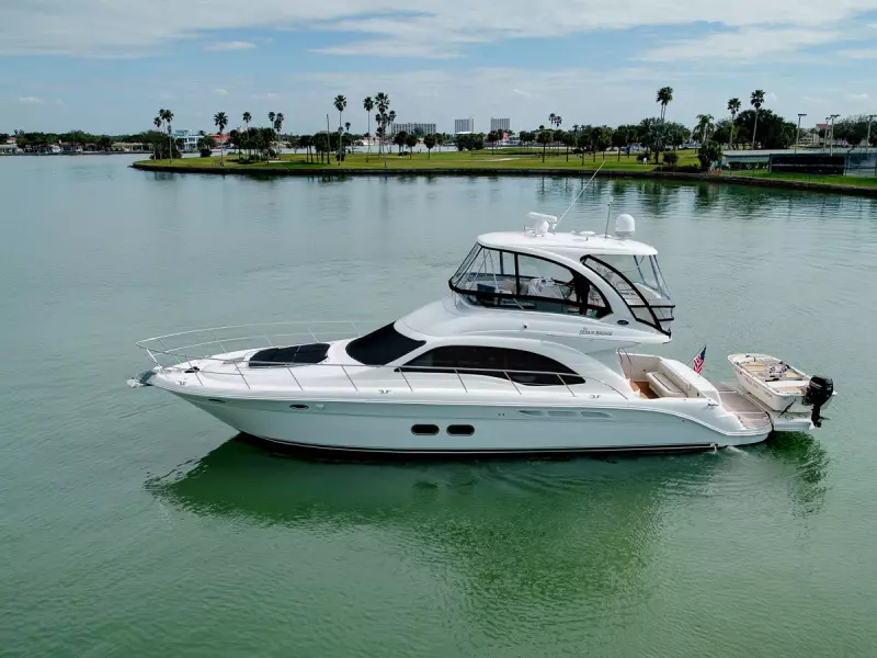 Sea Ray 52