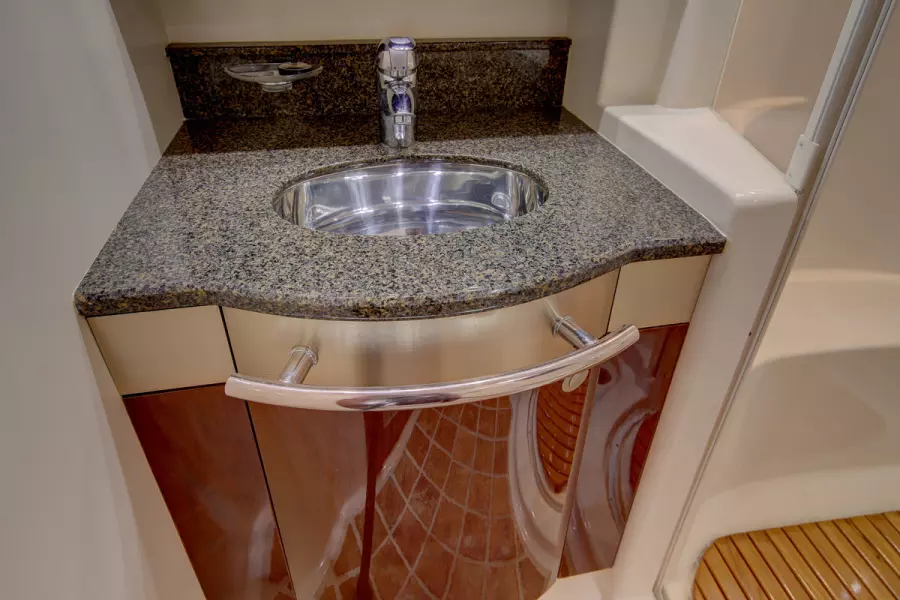 2007 Sea Ray 52 Sedan Bridge