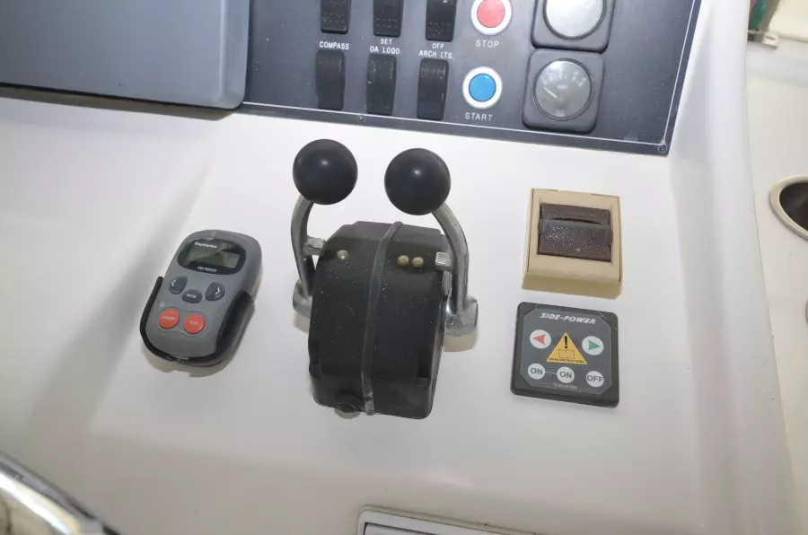 2005 Ocean Alexander 48 Altus