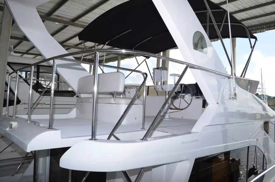 2005 Ocean Alexander 48 Altus