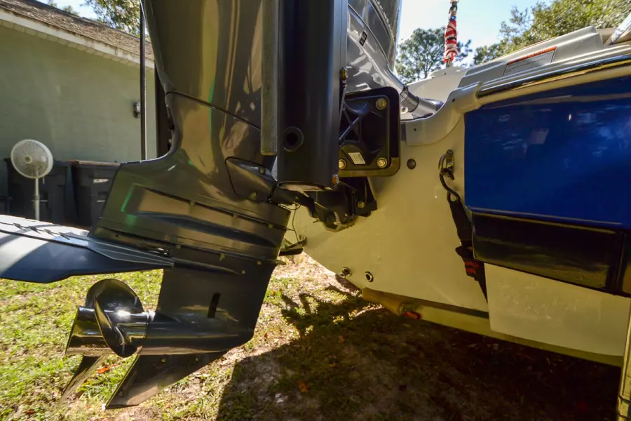 2019 NauticStar 203 DC Deck