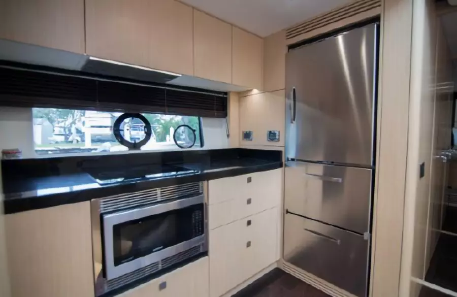 2018 Sunseeker Predator