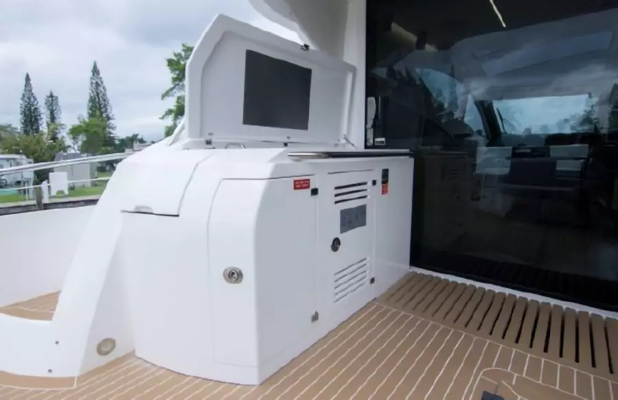 2018 Sunseeker Predator