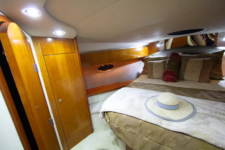 2008 Cruisers Yachts 420 Express