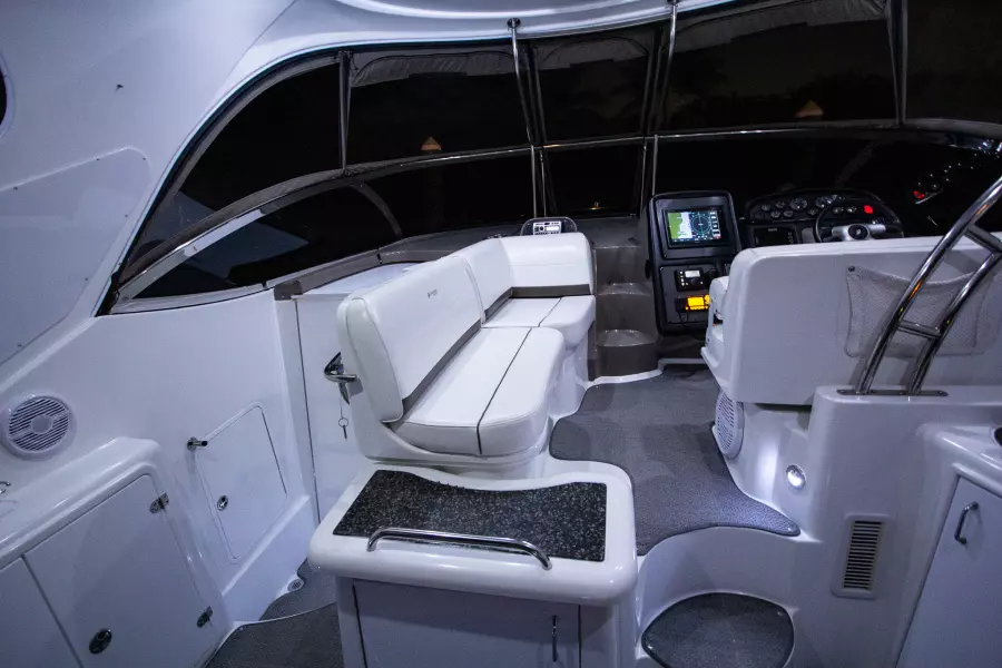 2008 Cruisers Yachts 420 Express