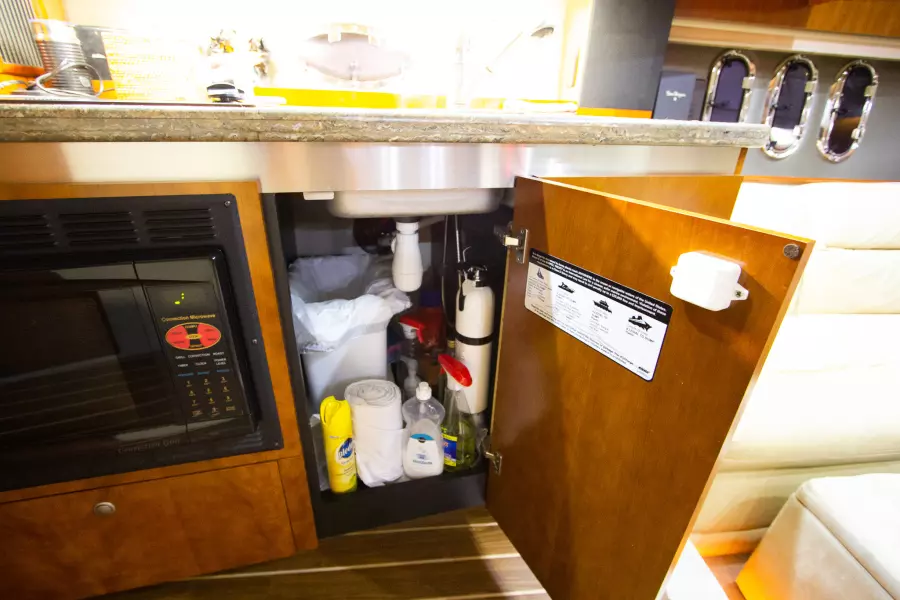 2008 Cruisers Yachts 420 Express