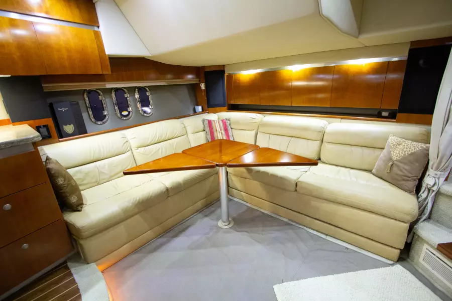 2008 Cruisers Yachts 420 Express