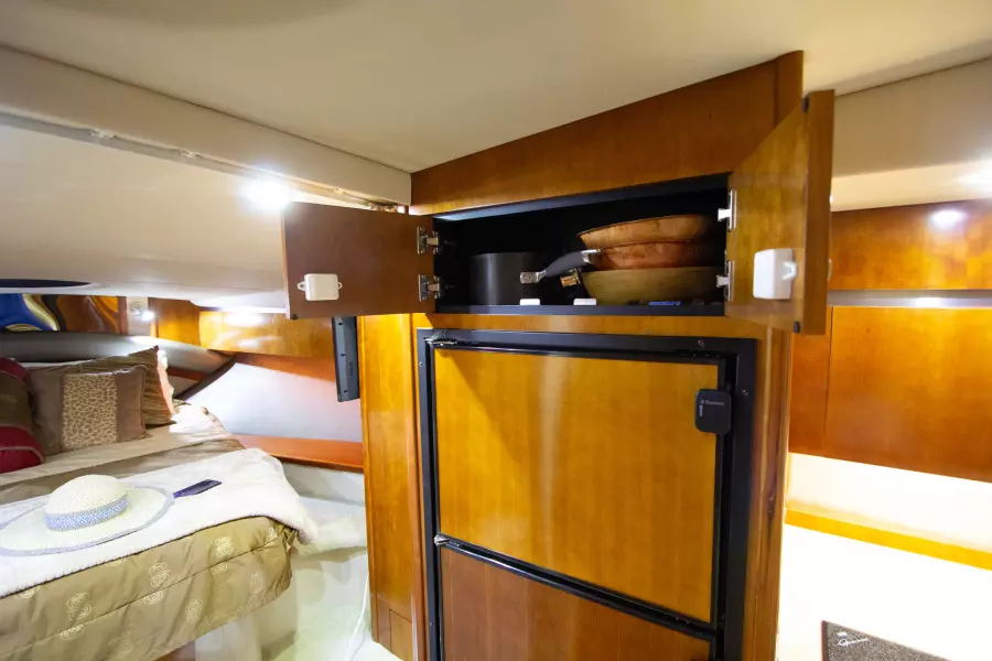 2008 Cruisers Yachts 420 Express