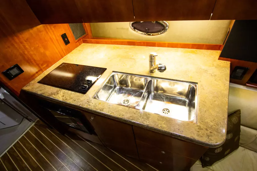 2008 Cruisers Yachts 420 Express