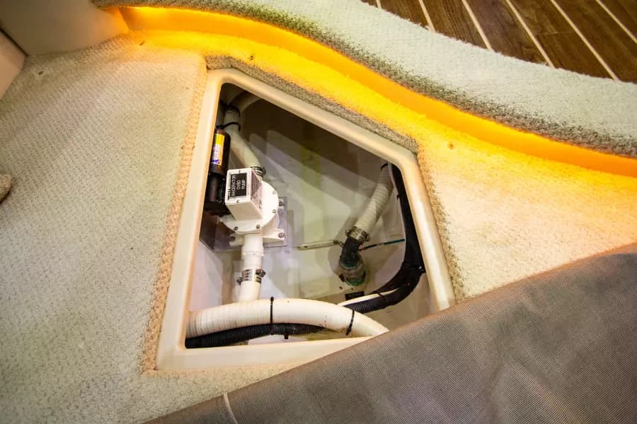 2008 Cruisers Yachts 420 Express