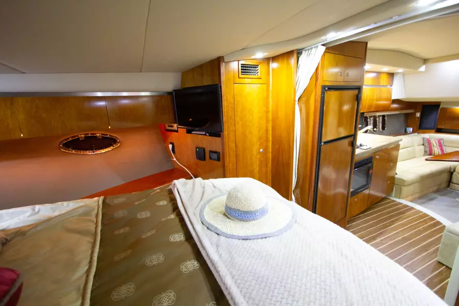 2008 Cruisers Yachts 420 Express