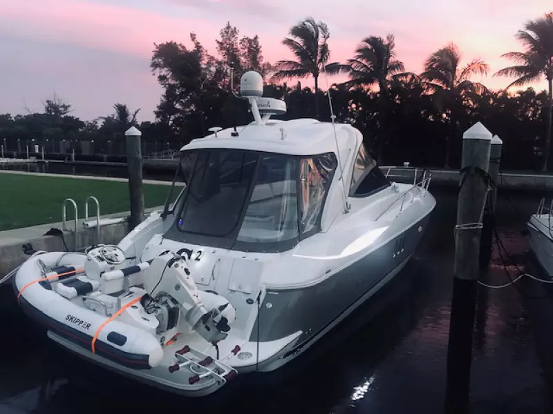 2008 Cruisers Yachts 420 Express