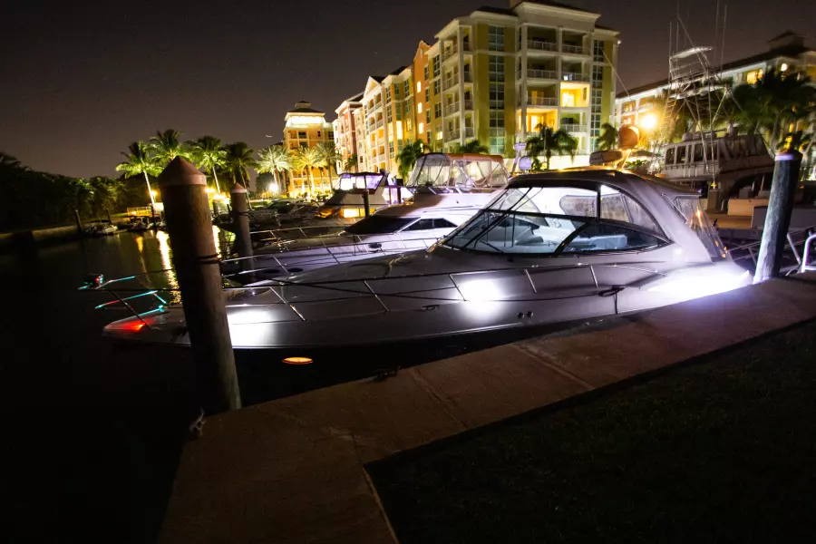 2008 Cruisers Yachts 420 Express