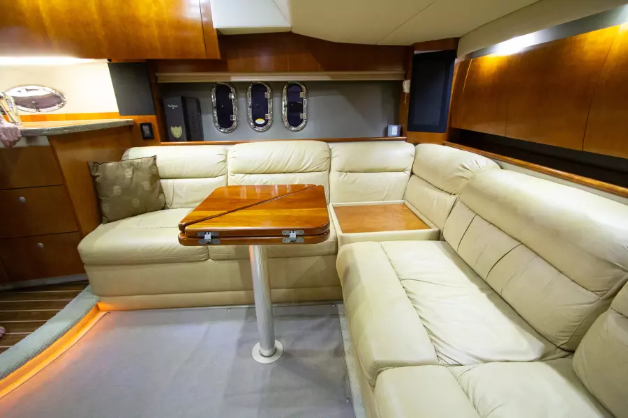 2008 Cruisers Yachts 420 Express