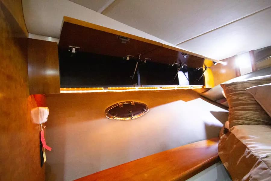 2008 Cruisers Yachts 420 Express