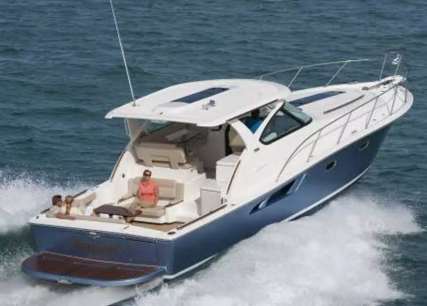 2017 Tiara Yachts 