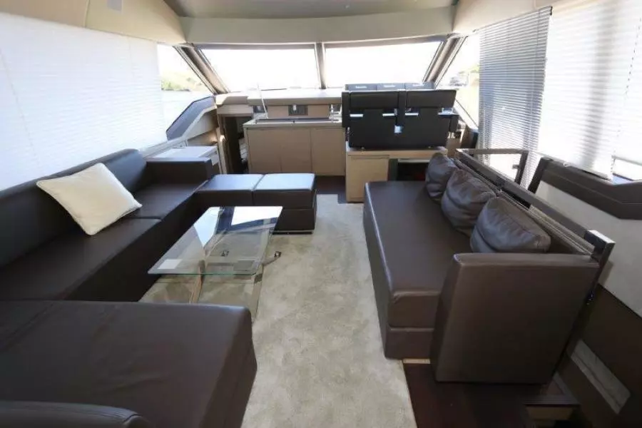 2017 Prestige Motoryacht