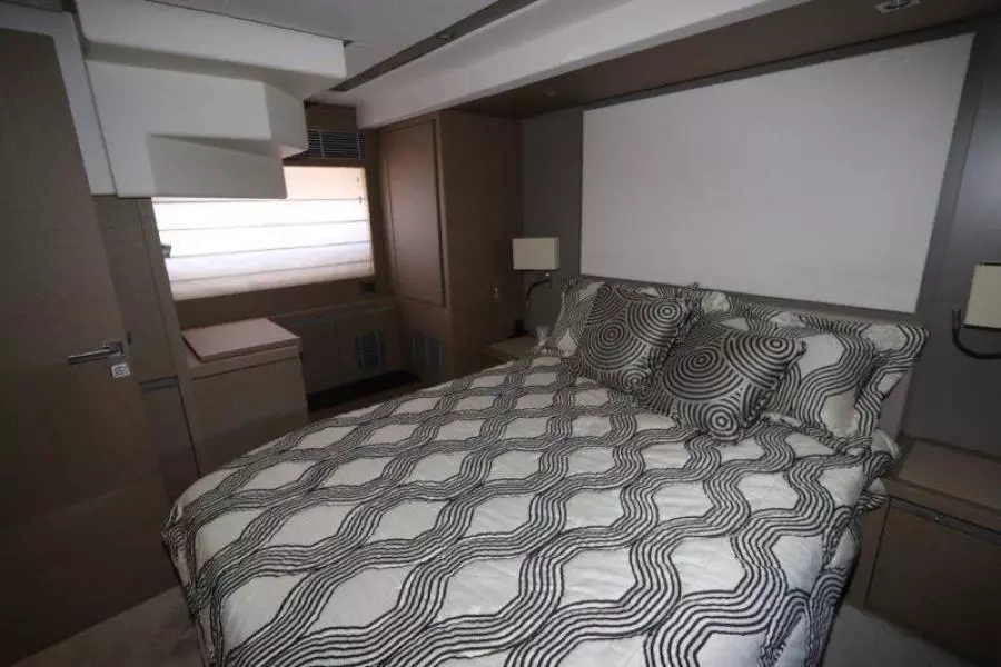 2017 Prestige Motoryacht