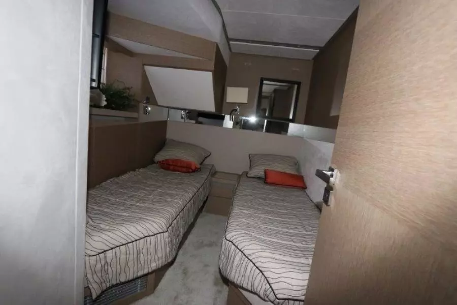 2017 Prestige Motoryacht