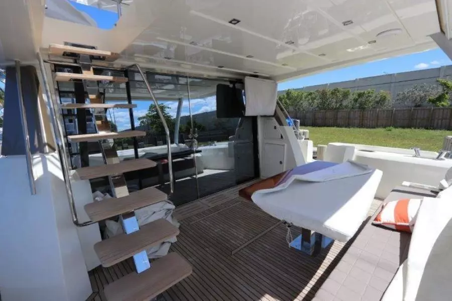 2017 Prestige Motoryacht