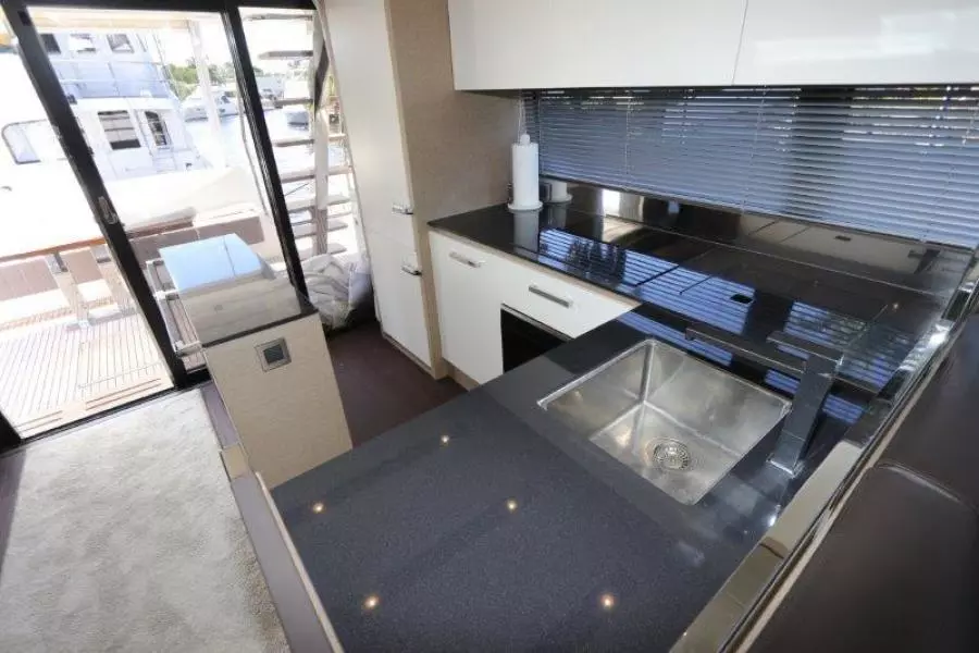 2017 Prestige Motoryacht