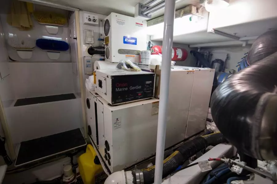 Viking 50 - Tiger Six - Engine Room