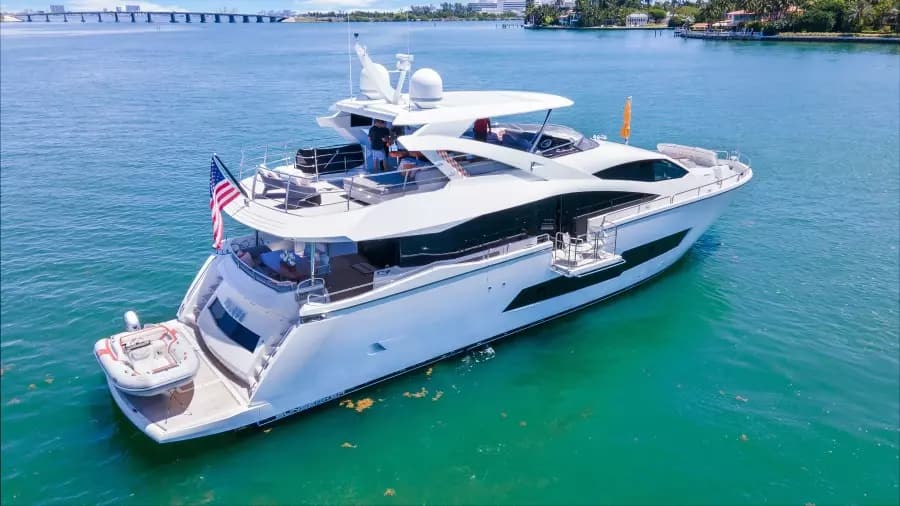 2018 Sunseeker 86 Yacht