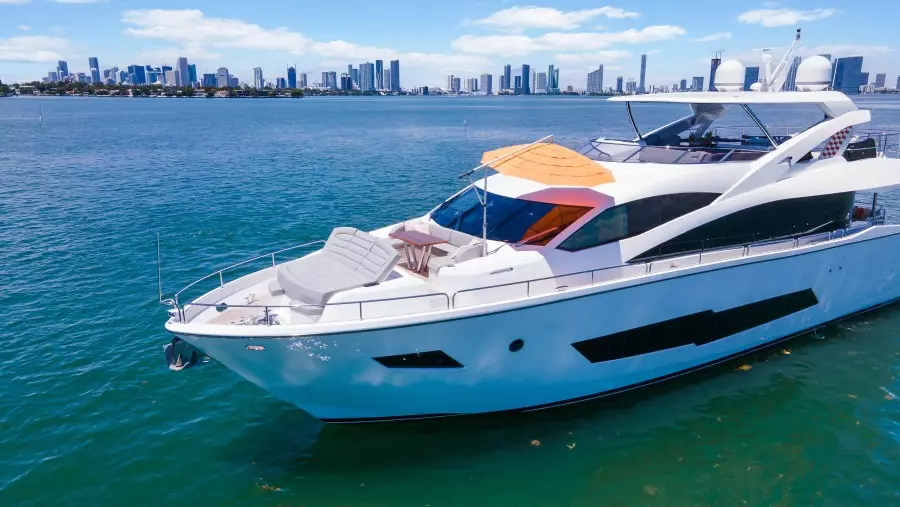 2018 Sunseeker 86 Yacht
