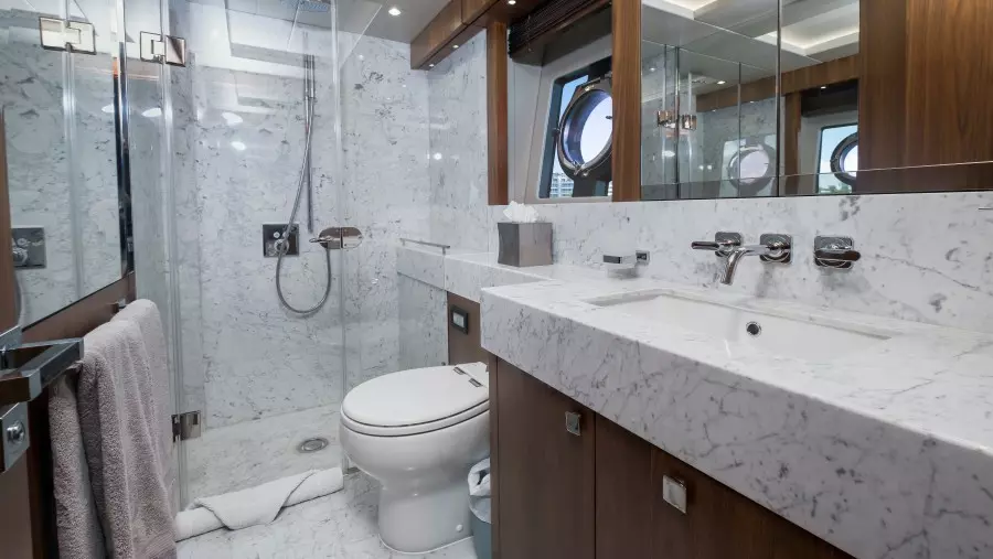 2018 Sunseeker 86 Yacht