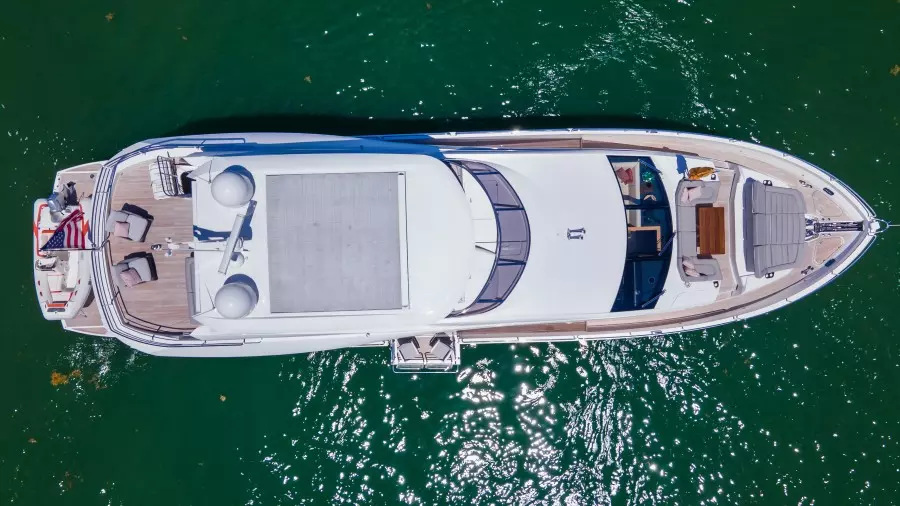 2018 Sunseeker 86 Yacht