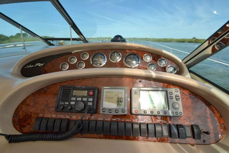 2001 Sea Ray 410 Sundancer